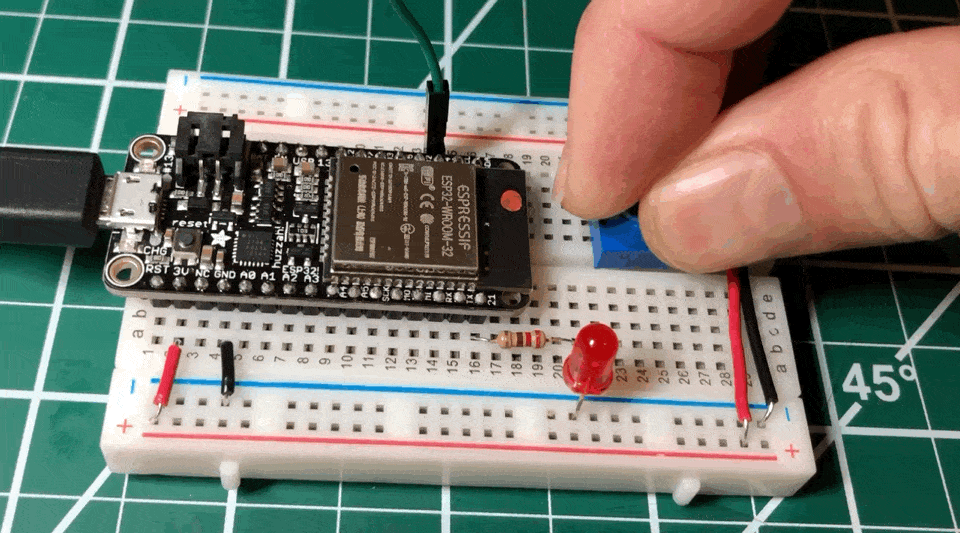 Animation of using a potentiometer to fade an LED on the ESP32